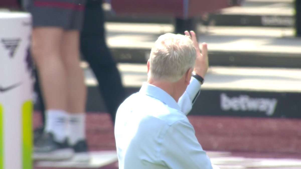 "If he stays at West Ham for 25 years, he won't win as much as David Moyes has" 🗣👀