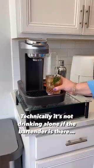It's Mint Julep o'clock! ⏰ 🎥: theeverydayem/IG