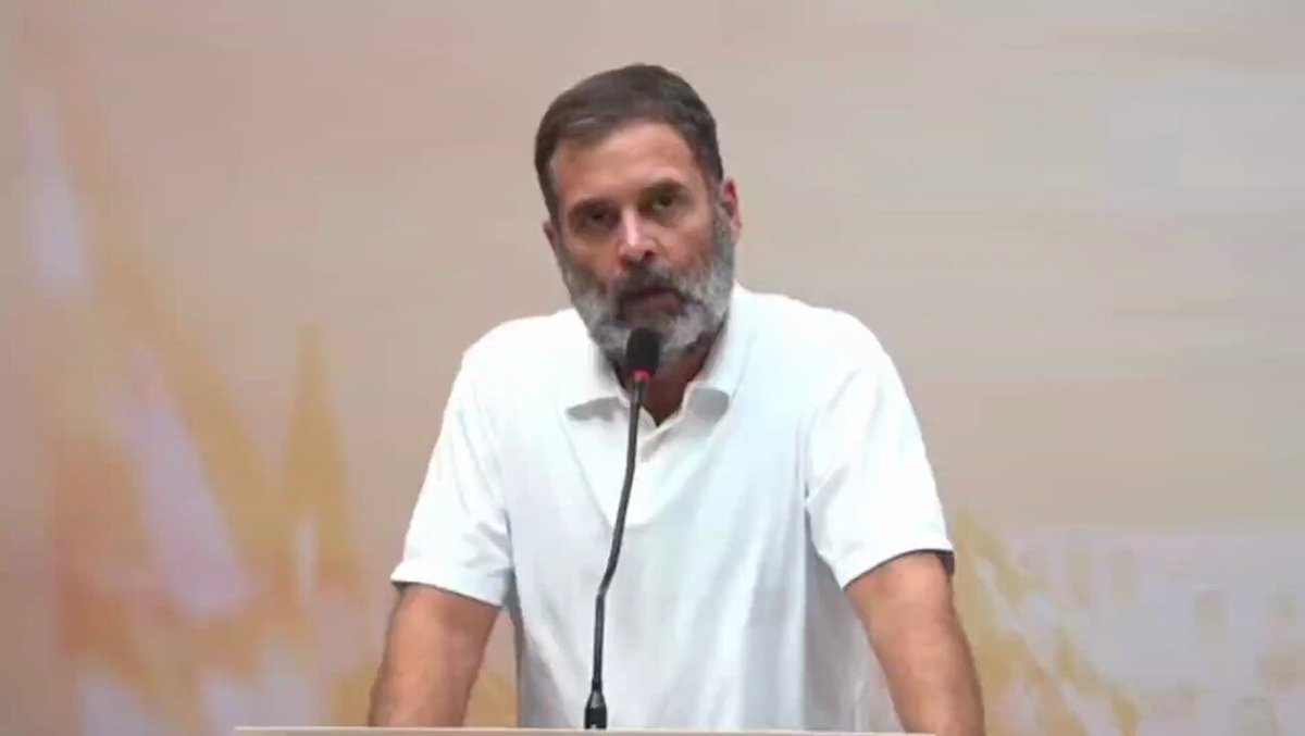 देश में सबसे बड़ी 200 कंपनियों के मैनेजमेंट में एक भी दलित, आदिवासी, पिछड़े और गरीब सामान्य वर्ग के लोग नहीं है। यानी देश की 90% आबादी नौकरी की परीक्षा देते-देते और नौकरी ढूंढते-ढूंढते थक जाती है। : न्याय मंच कार्यक्रम में Rahul Gandhi जी
