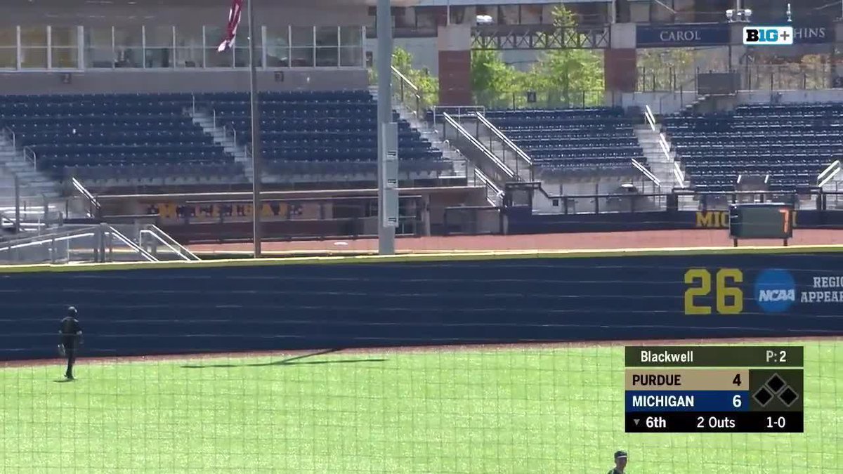 FOUR HUNDRED AND SIXTY FEET! An absolute no-doubter for Mitch Voit to put us up by three! #GoBlue