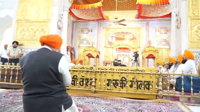 A very special visit to Takhat Sri Harimandir Ji Patna Sahib...At the place closely associated with Sri Guru Gobind Singh Ji, had the honour of Darshan of the Shastras used by him. Also performed Seva of Chaur Sahib, visited the Langar Kitchen and took Karah Prasad.