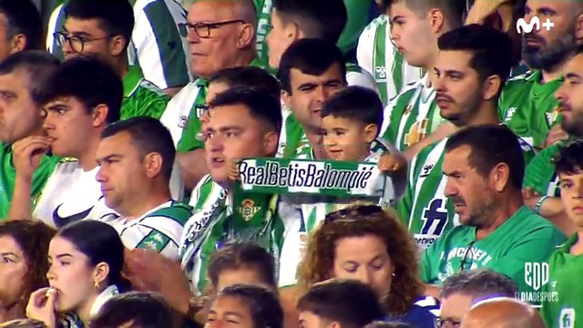 💚 Para nosotros, la vida es esto. Gracias, Martín. De padres a hijos, Real Betis Balompié 🌴💚. #ElDíaDespués