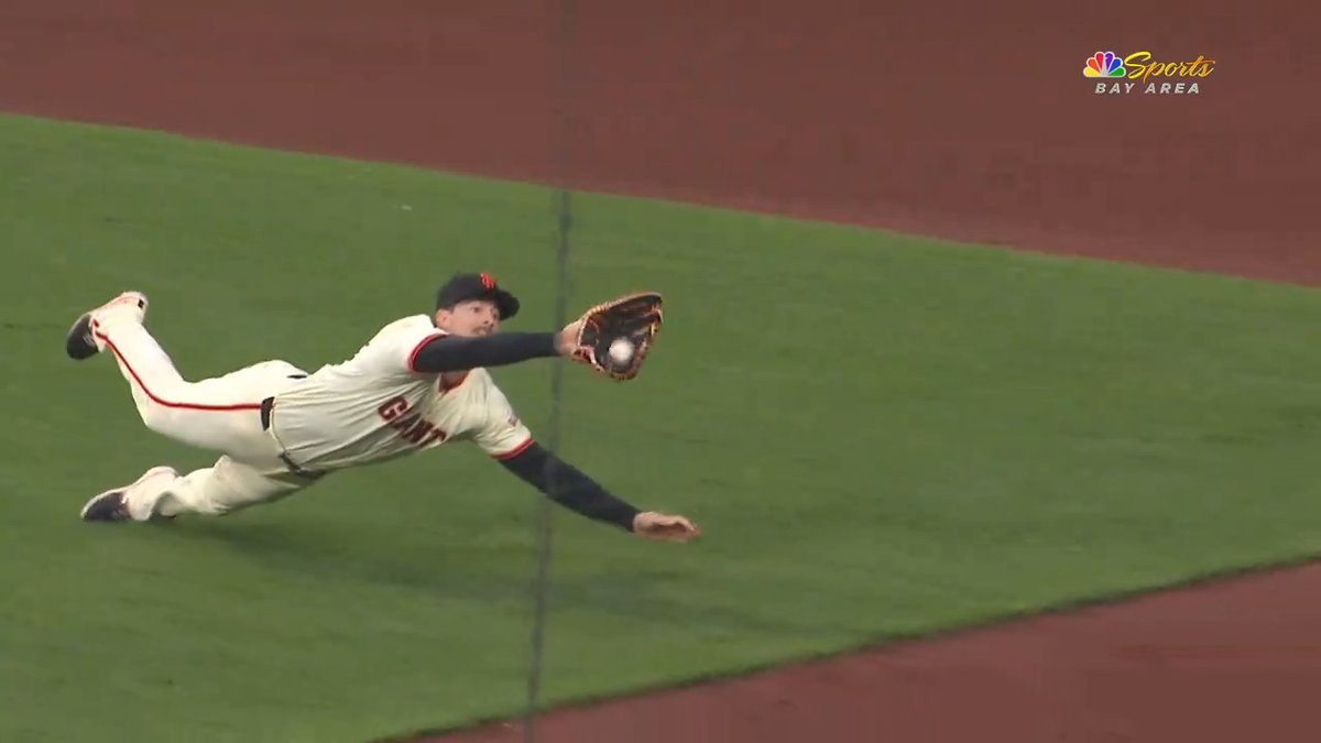 Mike Yastrzemski, FULL EXTENSION! 🤯
