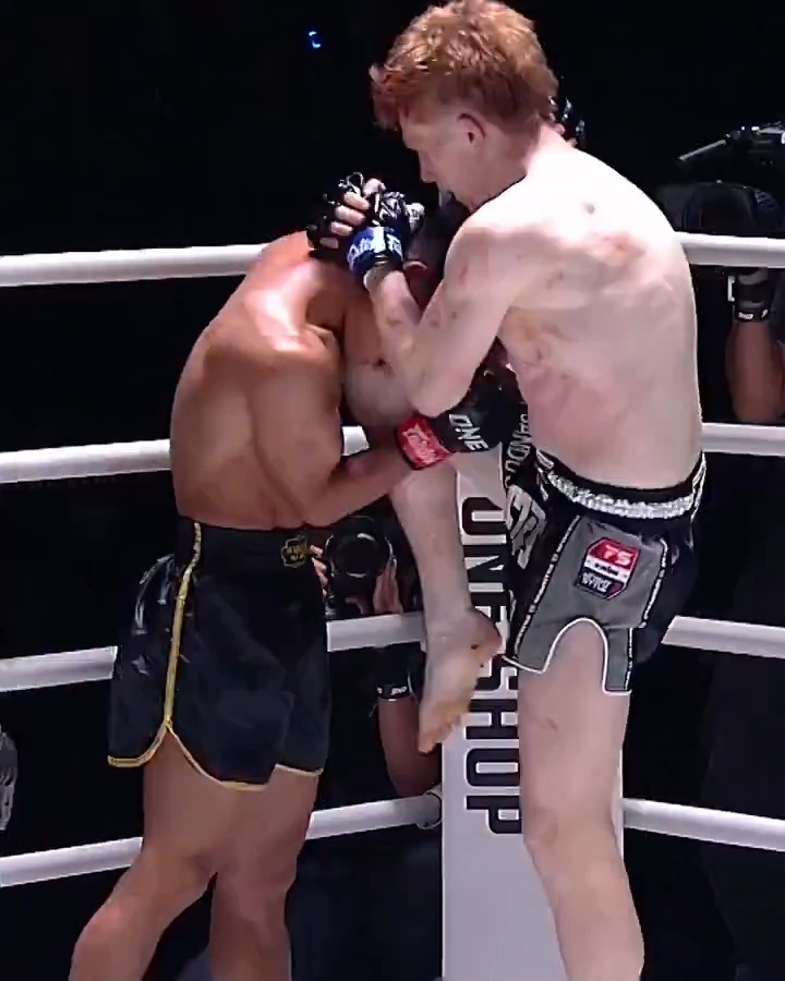 Heart of a lion ❤️ Jelte Blommaert never gave up against Li Guozhen! 💪