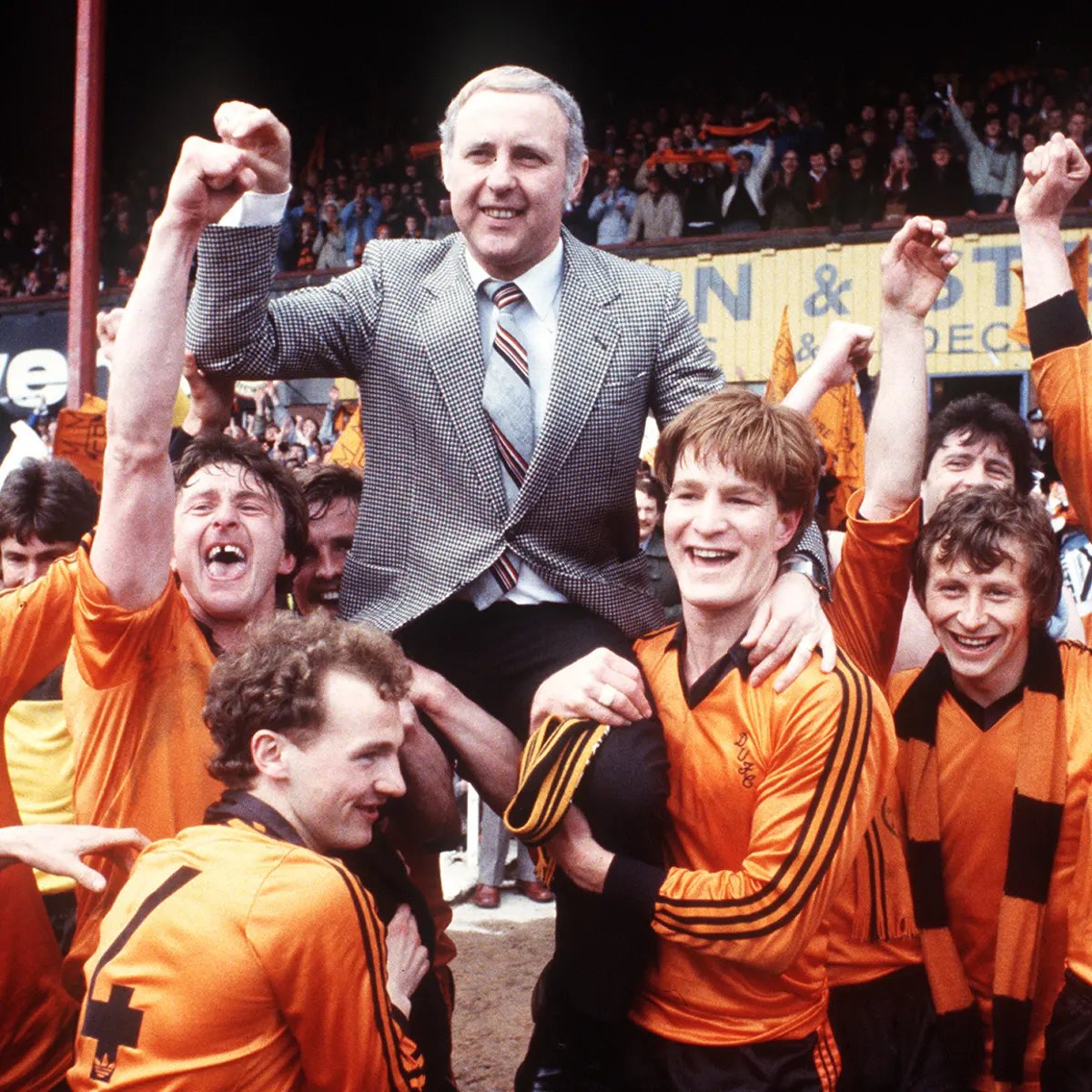 Our sweetest taste of glory 🏆 Jim McLean’s #DUFC were crowned Champions of Scotland at Dens Park, #OnThisDay 1983! 🏴