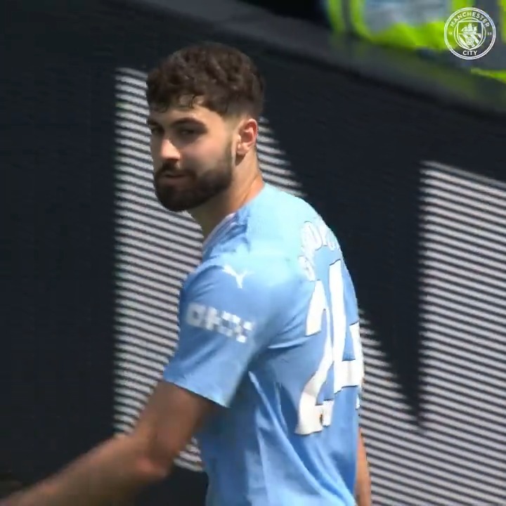 Petition to make this Joško Gvardiol's trademark celebration! ™️😂