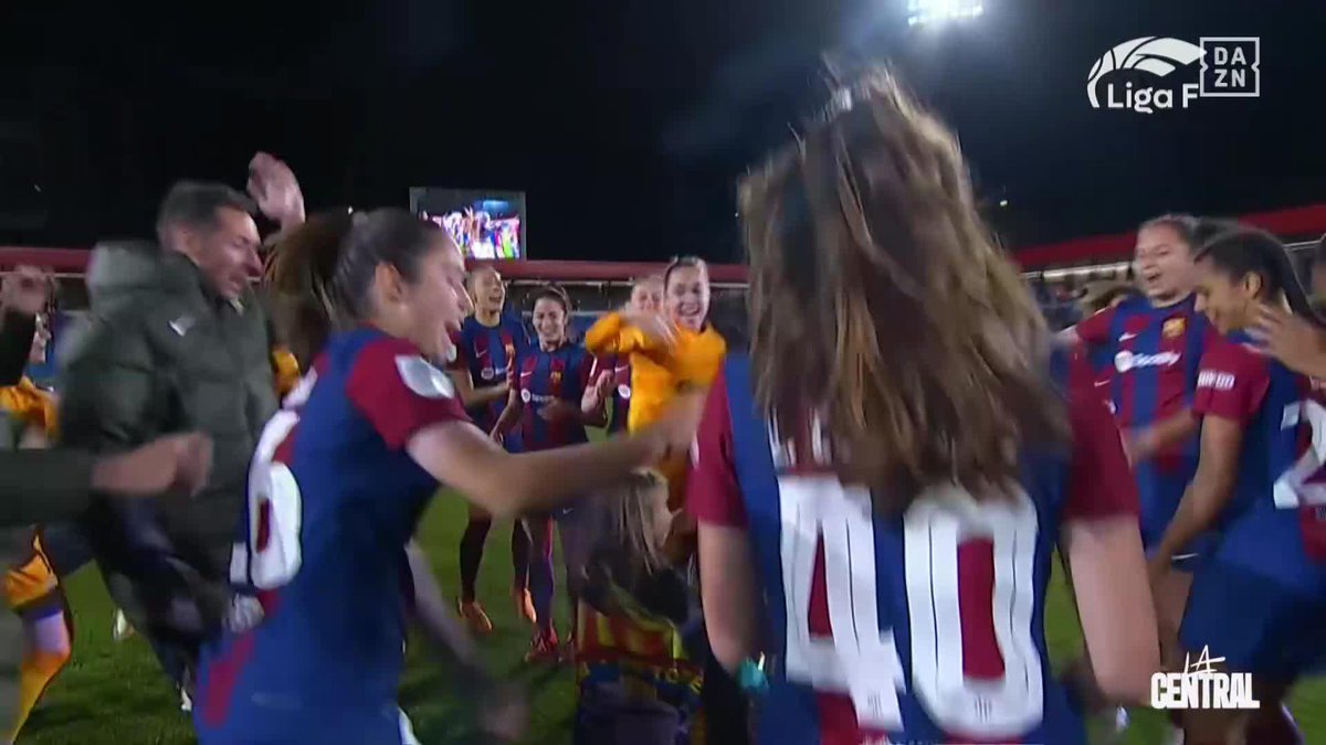 Una celebración marcada por las EMOCIONES, un título del FC Barcelona Femení con muchas despedidas 😢🔵🔴 #LaCentral