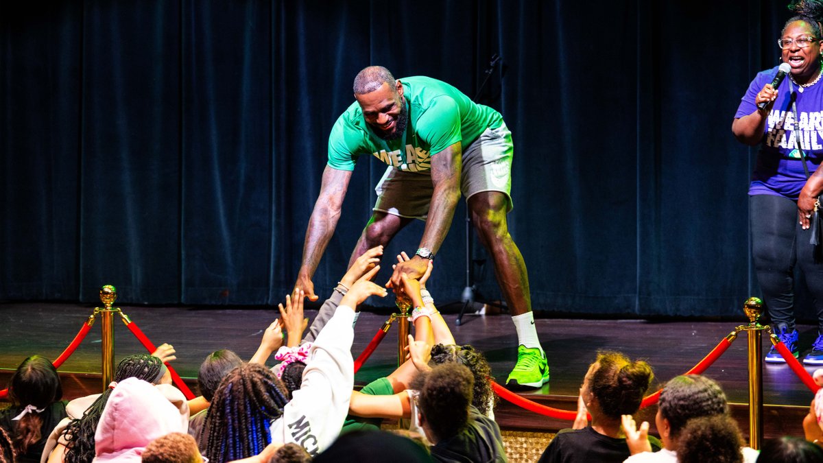 Welcome home, LeBron James! 🥰💚👑 I PROMISE School #WeAreFamily