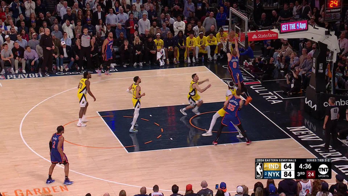 Donte DiVincenzo putback HAMMER 🔥