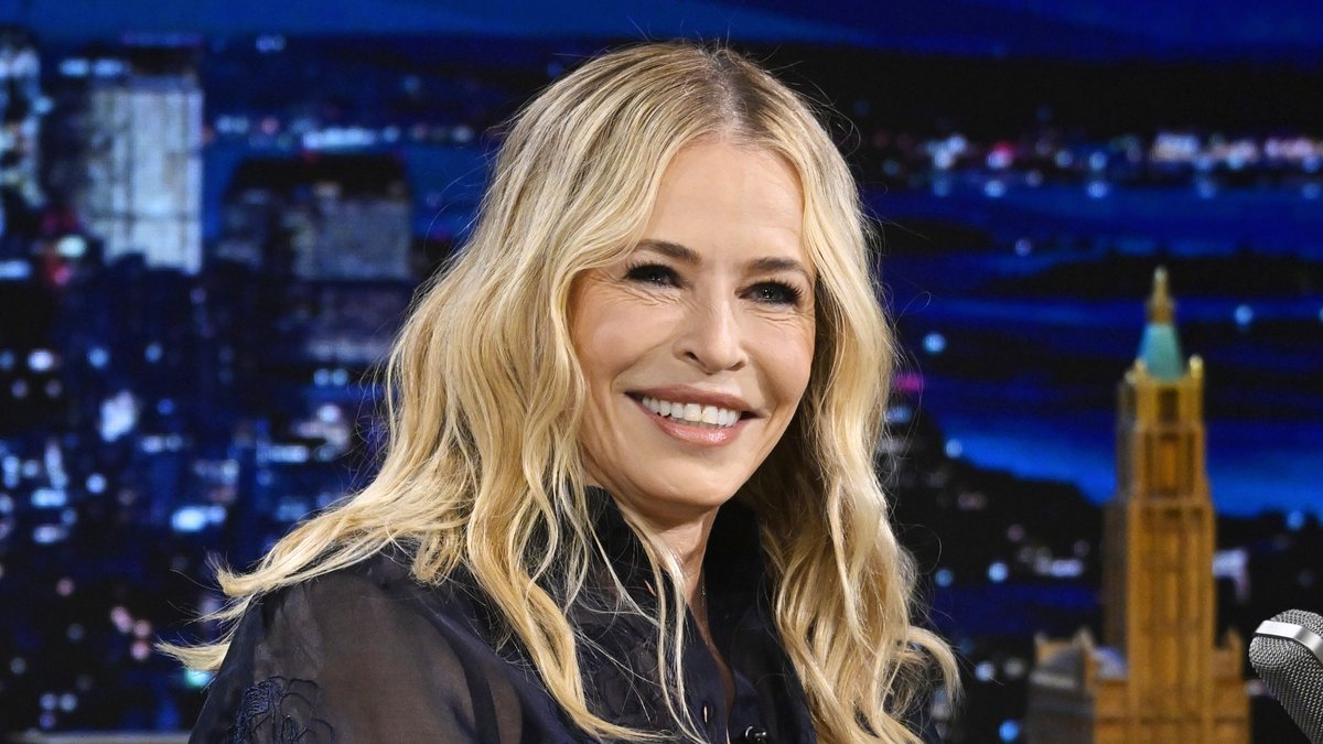 .Chelsea Handler wants Robert De Niro “to penetrate her.” 😂 #FallonTonight