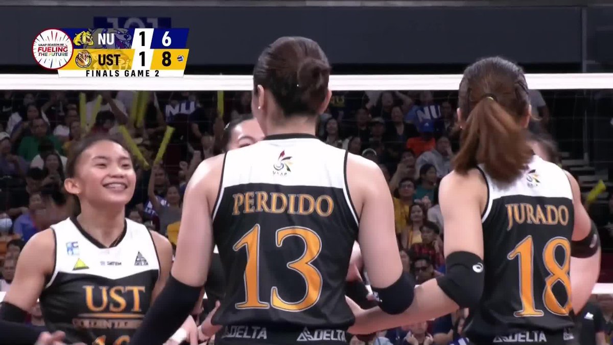 MIGHTY TIGER KICK🦵 UST’s Xyza Gula showcases her impressive reflexes with this ridiculous foot save, leading to Jonah Perdido’s surprise point and the Golden Tigresses take an early upper hand over the NU Lady Bulldogs in set 3. #UAAPSeason86 #UAAPonOneSports