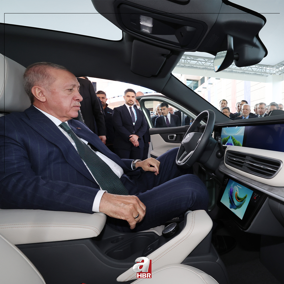 🇹🇷 Başkan Erdoğan, Türkiye’nin yerli ve milli otomobili Togg’un yeni modeli T10F’i inceledi.