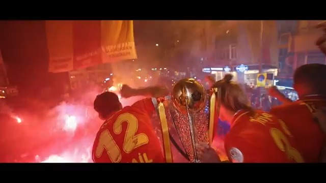 "Bir Anka kuşuyduk dolandık arşı!" Gazapizm 🎬Şampiyonluğumuzu kutladığımız o güzel günden en özel anlar sizlerle💛❤ #Göztepe #EfsaneGeriDöndü