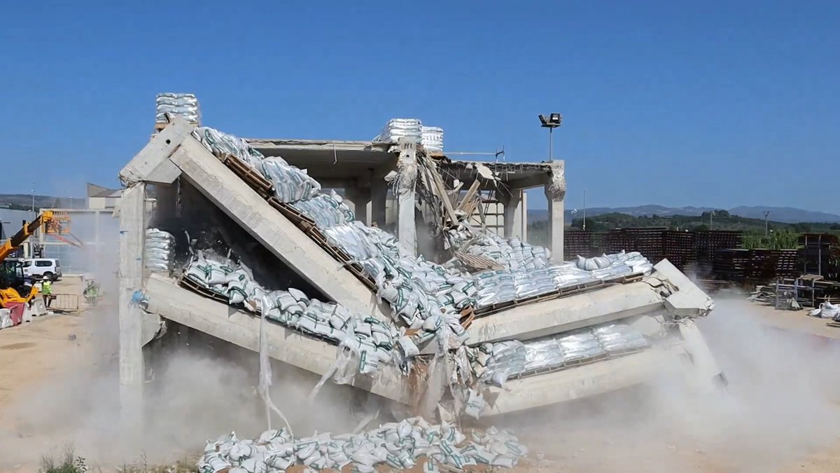A nature paper presents a system of construction that may prevent the collapse of an entire building by ensuring that structural failure is localized to the damaged area. The approach is inspired by lizards’ ability to shed their tail to escape predators.