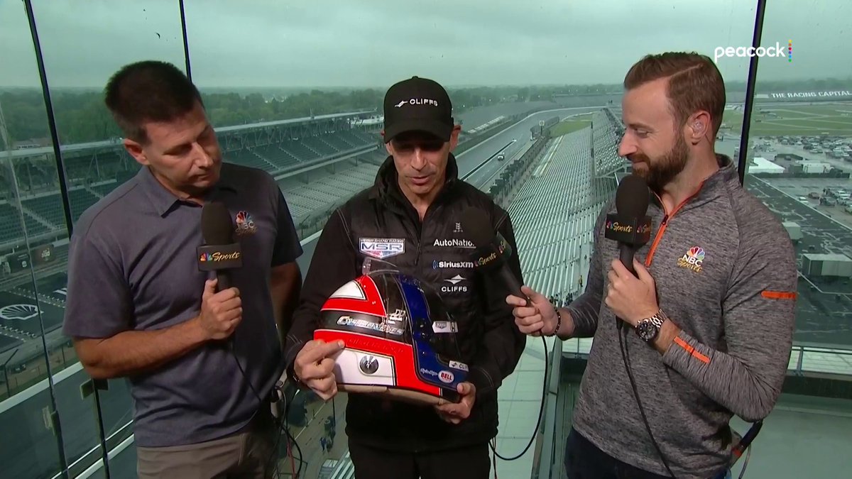 "Gil is going to ride with me." Helio Castroneves (Helio Castroneves) is honoring his friend Gil de Ferran, who died in December of last year, in his quest to win a fifth #Indy500.