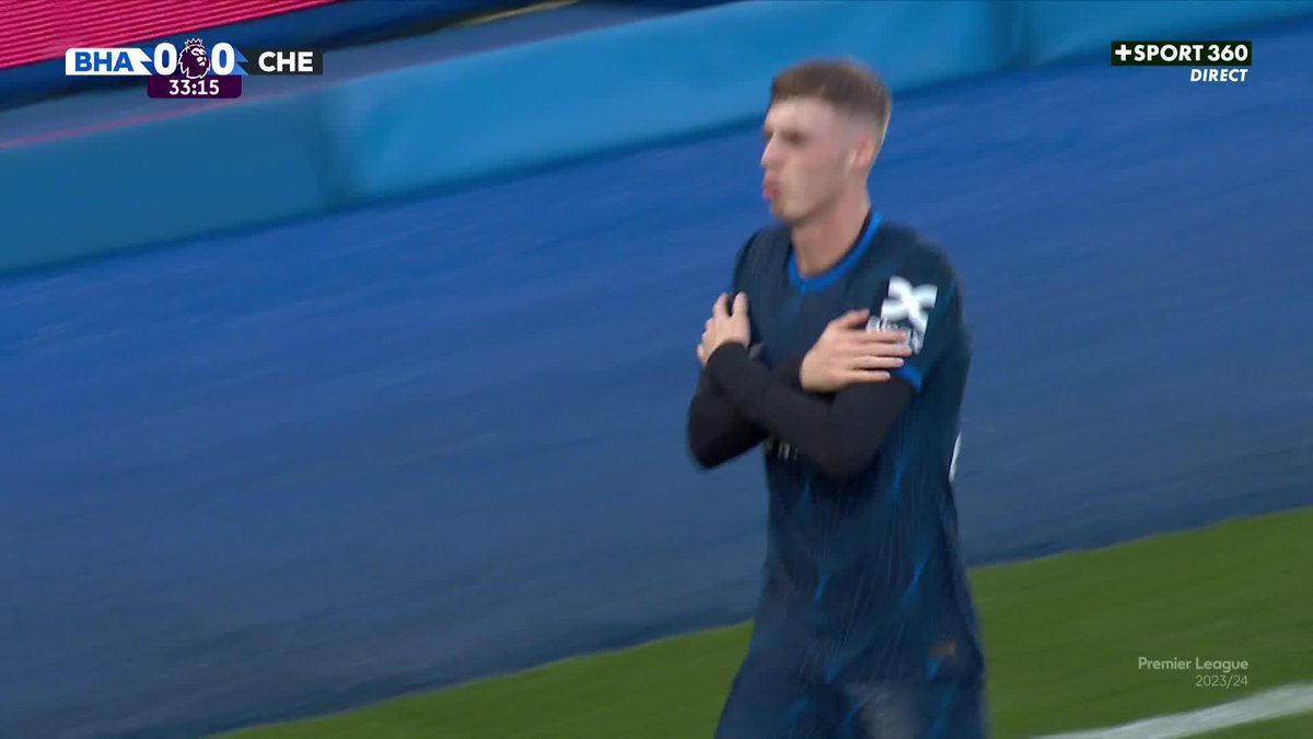 Quel coup de tête de Cole Palmer ! 🥶⚽️ Cette saison toutes compétitions confondues, c’est : ⚽️ 27 buts 🎯 14 passes décisives 🎥 CANAL+ Foot