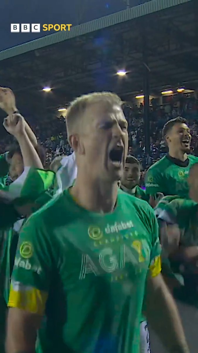 Joe Hart gets the title party going for Celtic 🥳 #BBCFootball