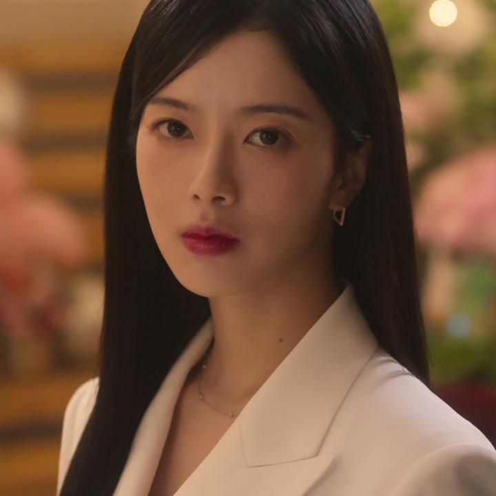 UMA SÉRIE COREANA QUE JÁ TEM BEIJO NO TRAILER? 😳😳😳 Hierarchy, minha nova série sobre alunos de um colégio de elite na Coreia, estreia dia 7 de junho. PROMETE. 🔥🔥🔥
