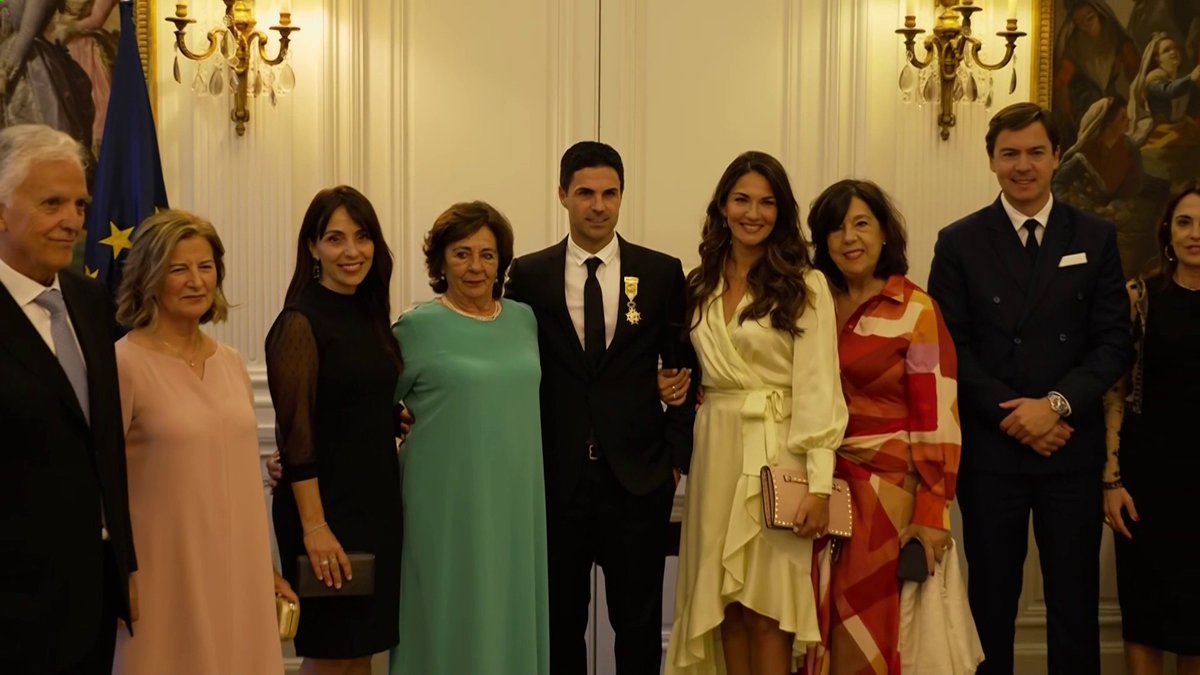 "It's a big day for all of us, I have my mum, dad and sister here with me and all my family" 🥺 A heartwarming reaction from Mikel Arteta after being awarded The Royal Order of Isabella the Catholic - a Spanish civil order of chivalry and honour
