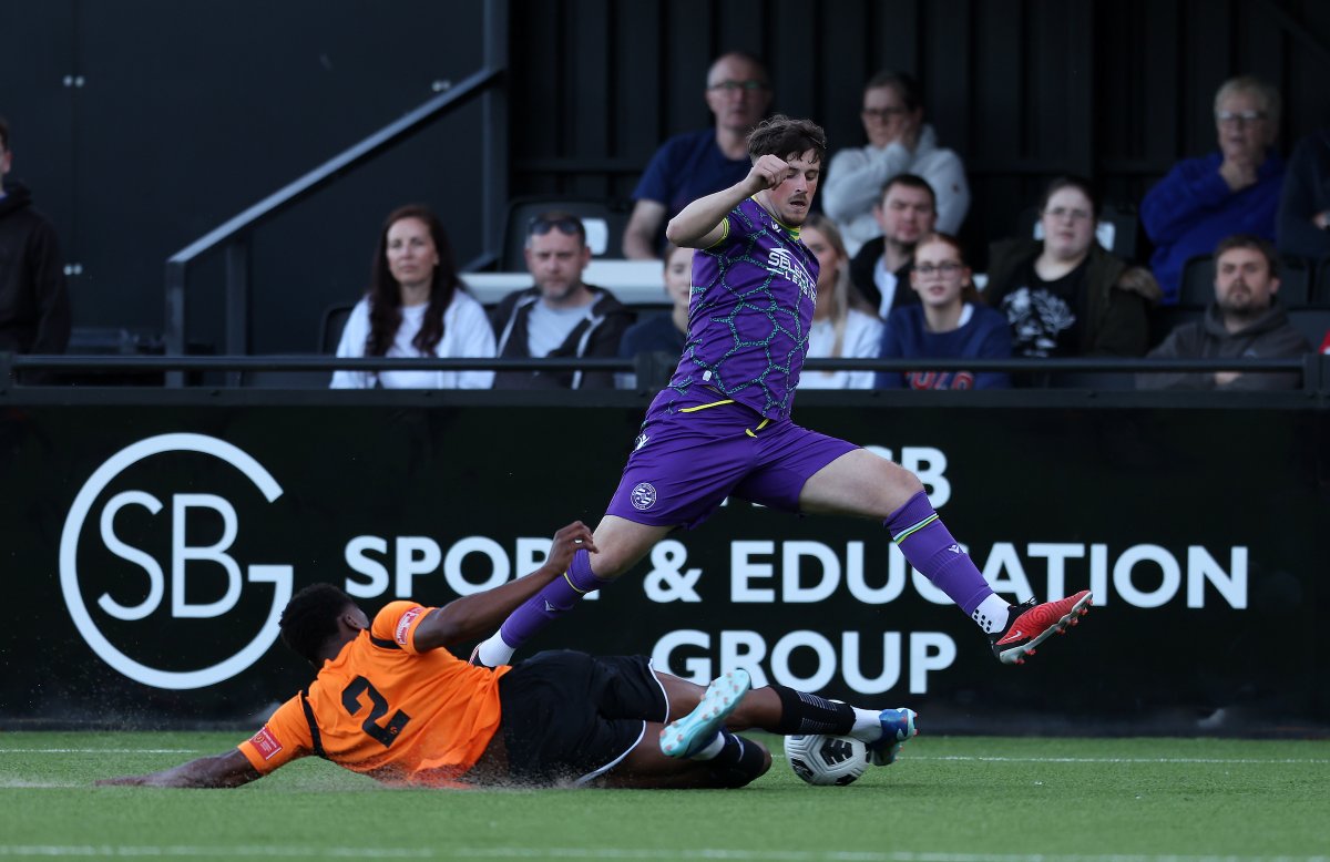 "Rainbow flick? I wouldn't go that far!" 😅 Still outrageous from a full back John Ryan! 🔥 #RFCU21 | #ReadingFC
