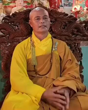Khêm Một Khầy Ngôn Cuồng Vì Sư Minh Tuệ