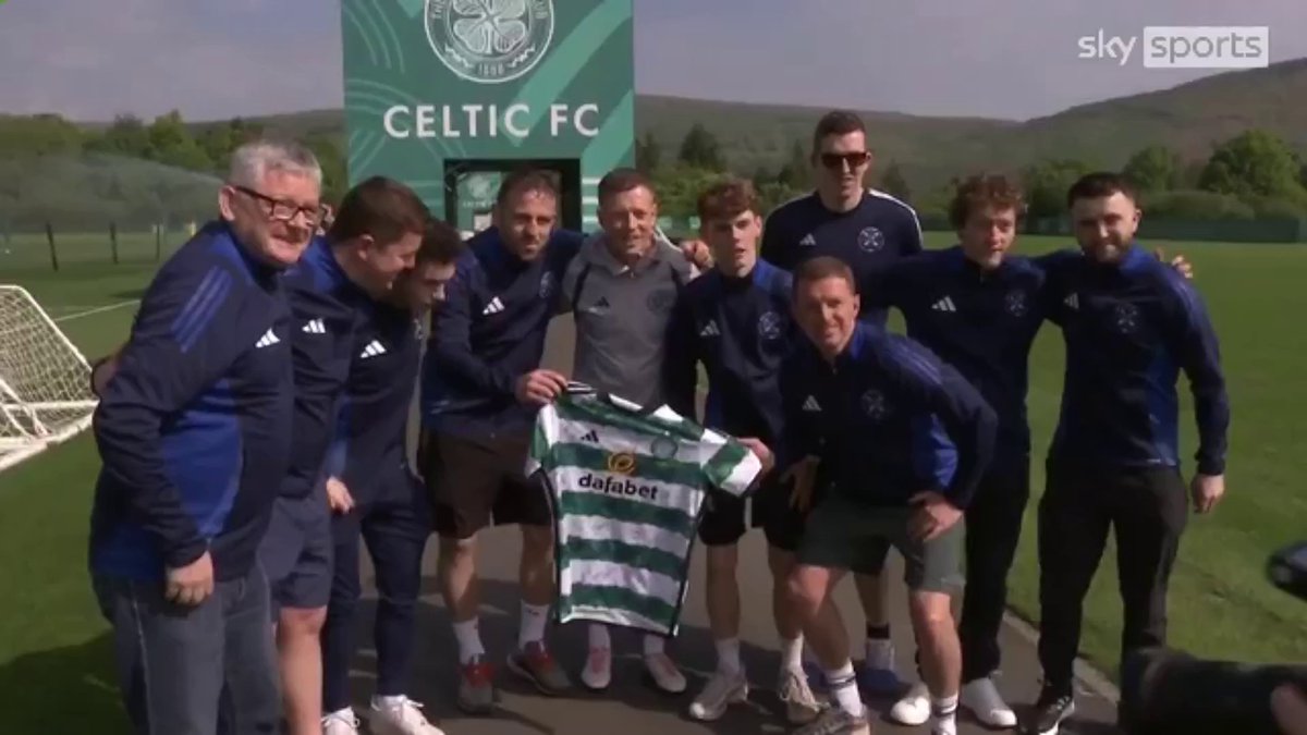🏴󠁧󠁢󠁳󠁣󠁴󠁿 Scotland's Deaf Football team met the Celtic squad after the Scottish Premiership champions helped fund their journey to the European Championships. The team needed £6,000 to reach a target of £40,000 after qualifying for the tournament in Türkiye ⬇️