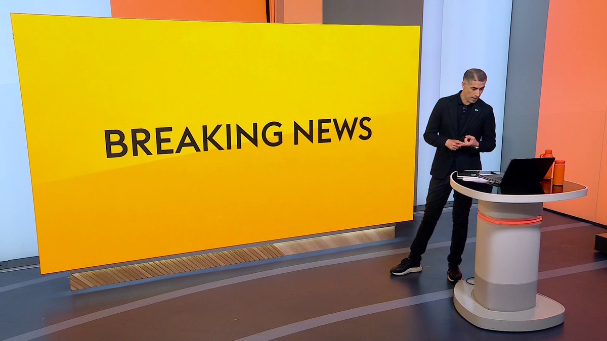 BREAKING 🚨 Everton have offered new one year deals to Seamus Coleman and Ashley Young and have extended Idrissa Gana Gueye’s deal Dele, whose current contract also ends next month, will remain with the Club while he continues a rehab programme