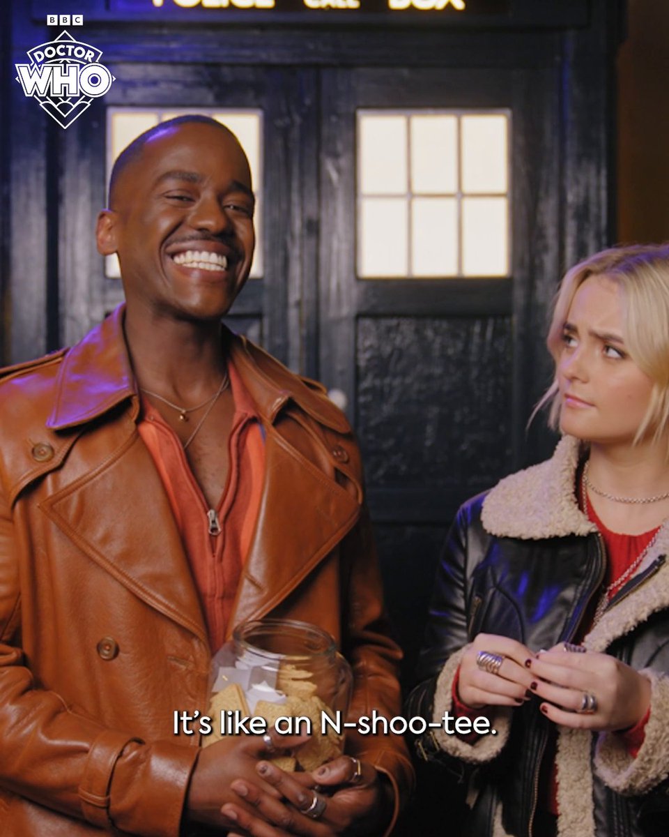 "Thanks for telling me Mum, AT 26!!" 😱 Ncuti and Millie answer questions from the #DoctorWho custard cream jar...
