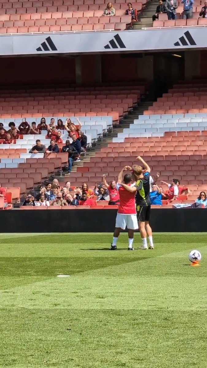 Creating memories ❤️ North London United participant Emmanuel returned to spend some more time with Mikel and the squad 🤝