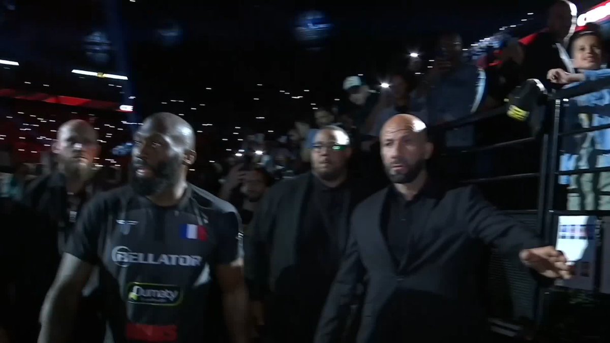 🚨🚨 L'ENTRÉE DE CÉDRIC DOUMBÉ