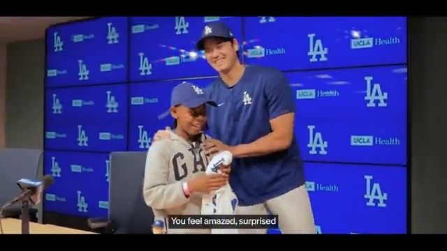 Last night, Shohei surprised a UCLA Health pediatric patient with the first pitch on his bobblehead night. Here's Albert's story. 💙
