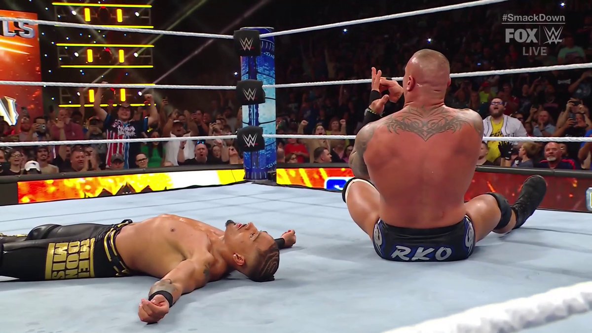 OUTTA NOWHERE! 😮💨 #SmackDown