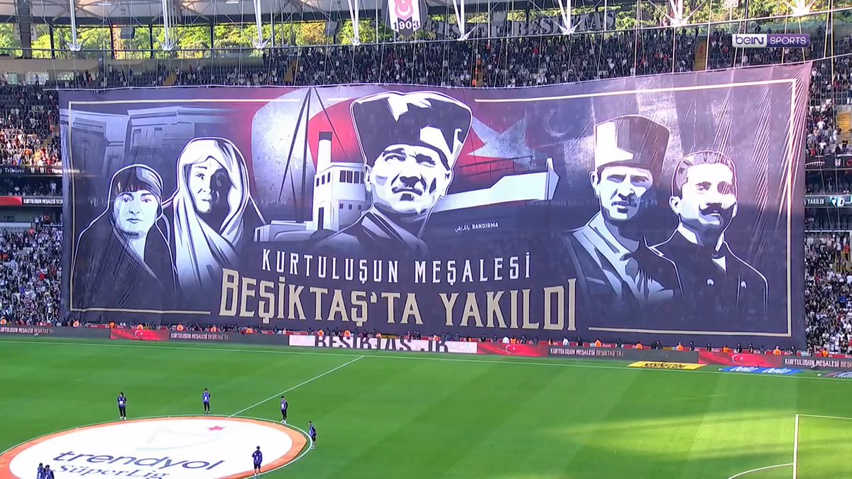 Beşiktaş taraftarının 19 Mayıs kareografisi: "Kurtuluşun meşalesi, Beşiktaş'ta yakıldı."