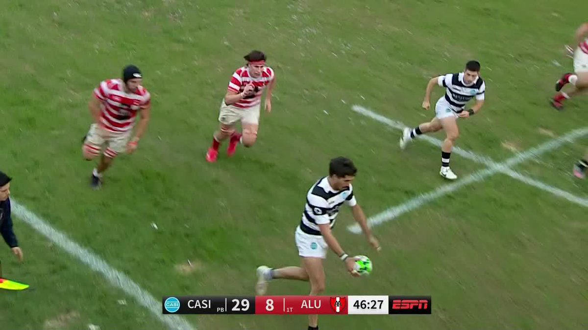 Lo que está jugando Jerónimo Solveyra en el CASI. Centro/apertura/fullback al mismo tiempo. Show total en la Catedral. 🎩