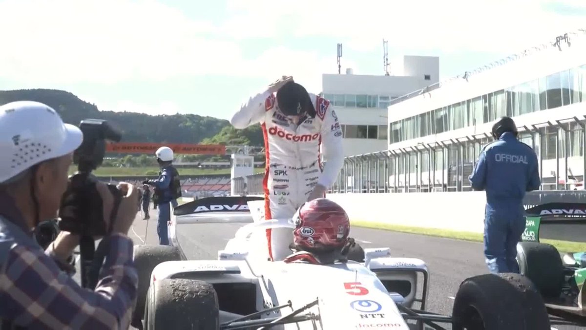 この瞬間を待ってました😭😭😭 男・牧野任祐、 最高にカッコ良過ぎます✨ レースってやっぱり良いですね🤲 #スーパーフォーミュラ 2024 第2戦 #オートポリス 徹底LIVE配信📡 🔽ご視聴/ご購入は🔽 #SFormula #SuperFormula #SFjp #jspoms