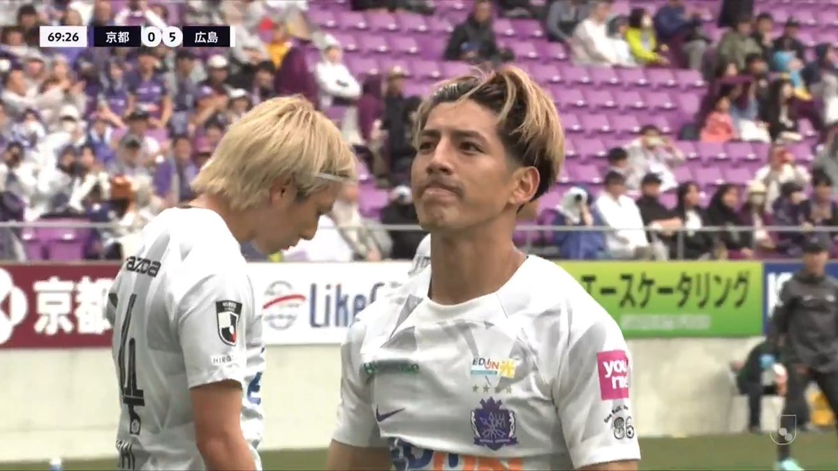🟣𝗧𝗼𝗱𝗮𝘆'𝘀 𝗽𝗶𝗰𝗸 𝘂𝗽🟣 #新井直人 3点目🏹🏹🏹 今度は右足でのスーパーフリーキック。 左足・頭・右足でハットトリック達成👏 🔗 #sanfrecce | #シンぶちあつ! | #Jリーグ | #京都広島