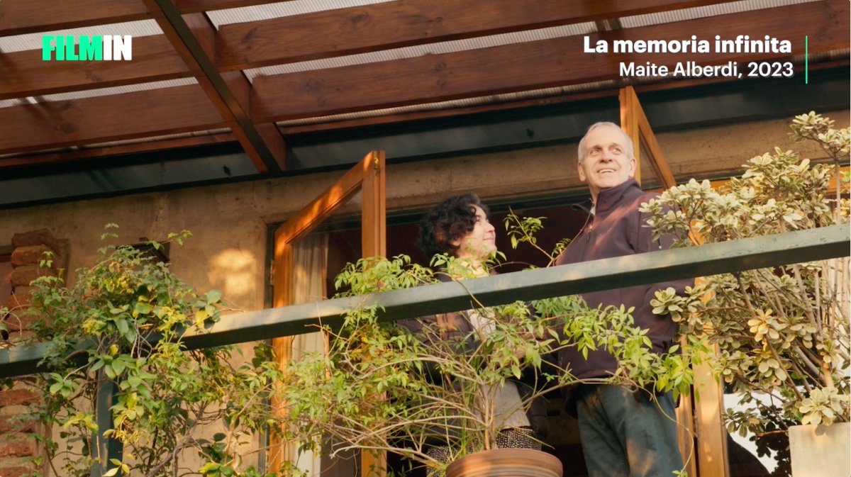 Hace un año nos dejaba Augusto Góngora, periodista chileno y compañero inseparable de Paulina durante 25 años ❤️‍🩹 Su historia, su amor, su memoria en #LaMemoriaInfinita de Maite Alberdi.