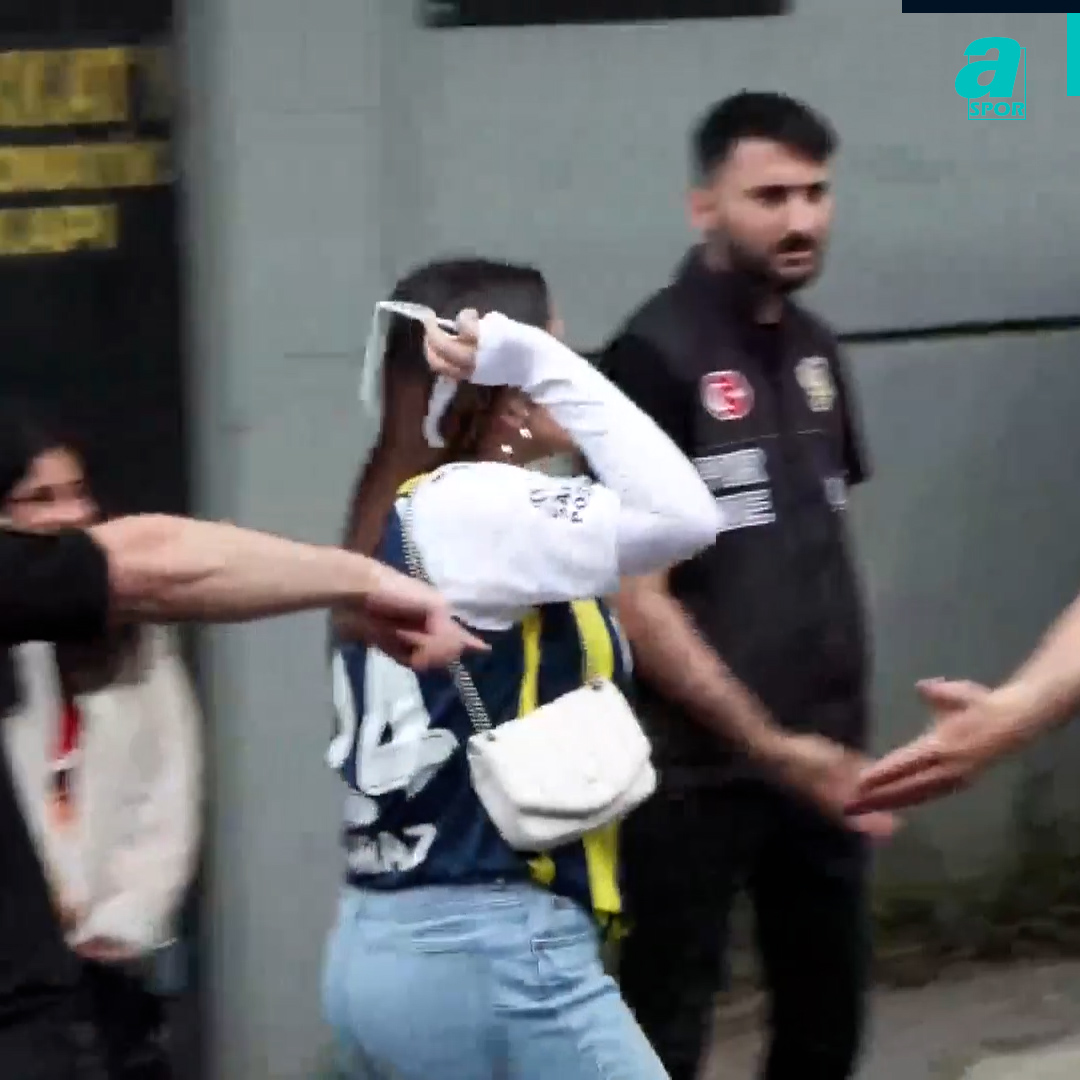 Kadına veya tek başına herhangi bir bireye şiddete karşıyız ancak oradan geçmesinin amacı insanları tahrik etmek. Polislere dua etsin.