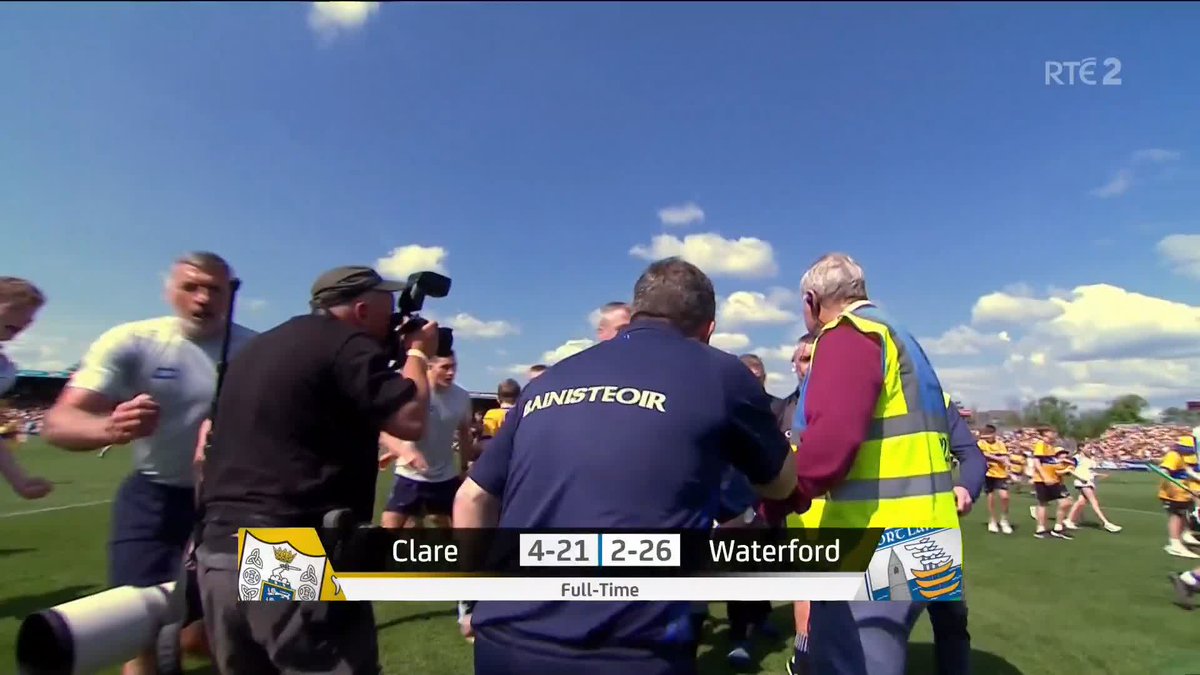Davy Fitzgerald a disgrace here. Walking up to the referee like that (after a correct call) is honestly everything wrong with GAA. Of course emotions are running high but everybody knows the line you don’t cross. Should get a lengthy ban for it.
