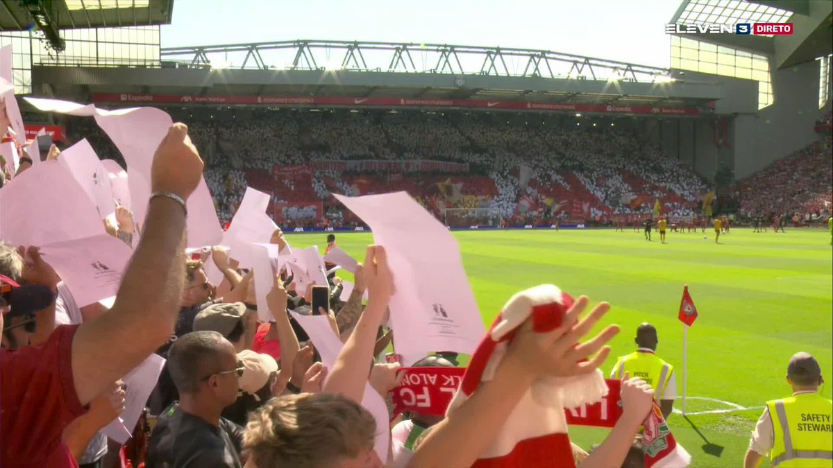 O รบltimo YNWA com Klopp foi emocionante.