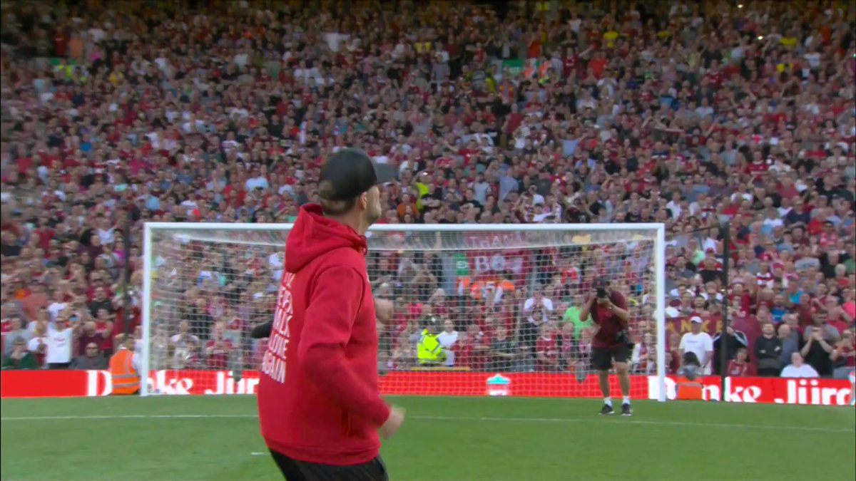 The Jurgen Klopp fist pumps ✊