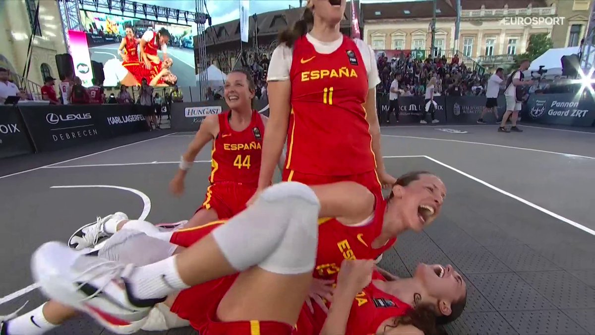 ¡𝐒𝐈! ¡𝐄𝐒 𝐑𝐄𝐀𝐋! ¡𝐇𝐀 𝐏𝐀𝐒𝐀𝐃𝐎! 🤯🤯🤯 🏀 ¡LA CANASTA DE GRACIA PARA METER A LA SELECCIÓN FEMENINA DE @baloncestoesp EN LOS JUEGOS DE PARÍS 2024! VAMOSSSS 🇪🇸🇪🇸🇪🇸🇪🇸 #3x3OQT | #RoadToParis2024