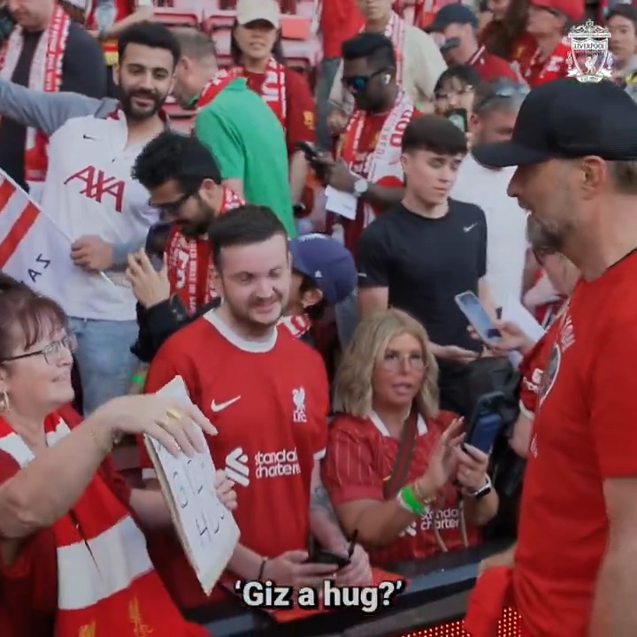 Giz a hug 😆 #DankeJürgen