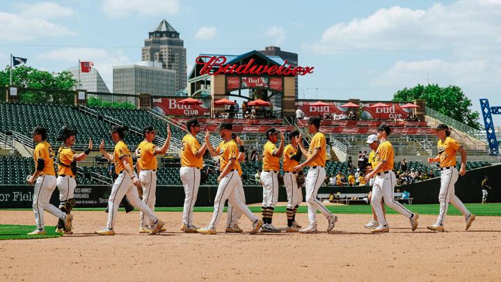 Thank you Des Moines! #Hawkeyes