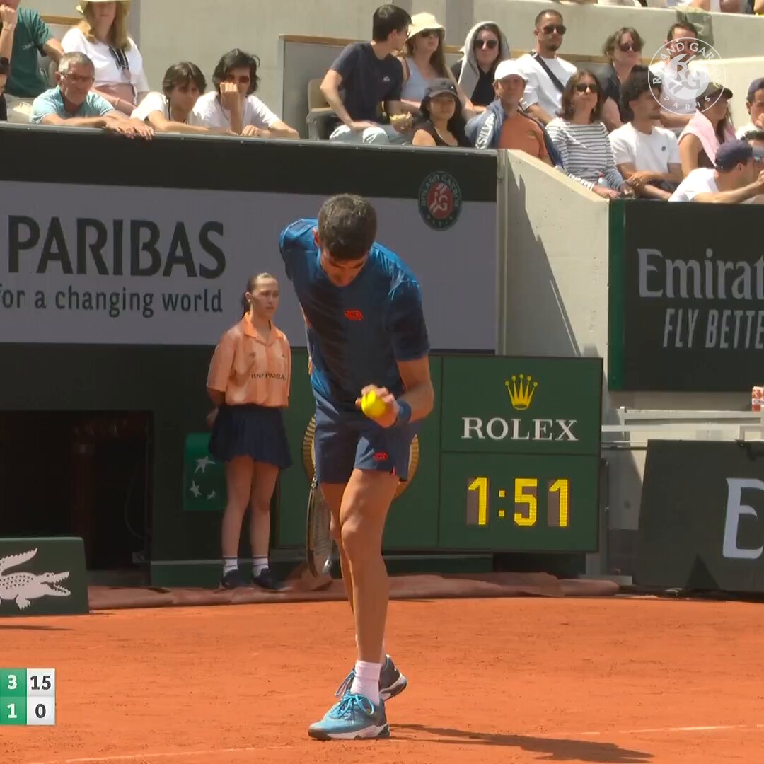 OUT. OF. THIS. WORLD. 🤯 #RolandGarros Franco Agamenone