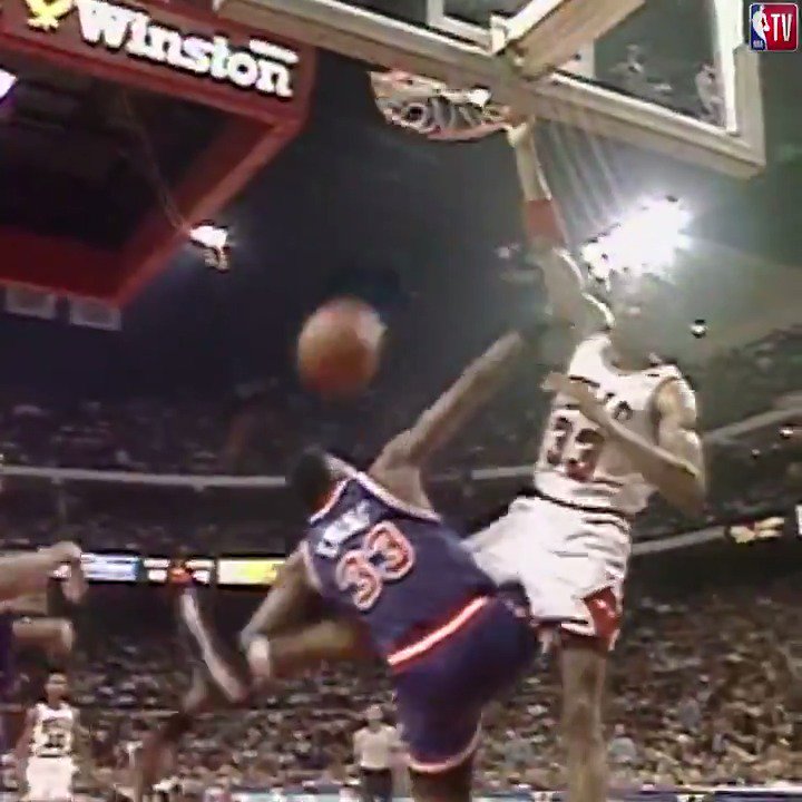 Scottie Pippen completely destroyed Patrick Ewing 30 years ago today. Still gives us goosebumps 🤗