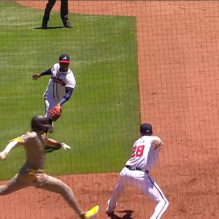 Are you kidding, OzzieAlbies 🤯 What a play.