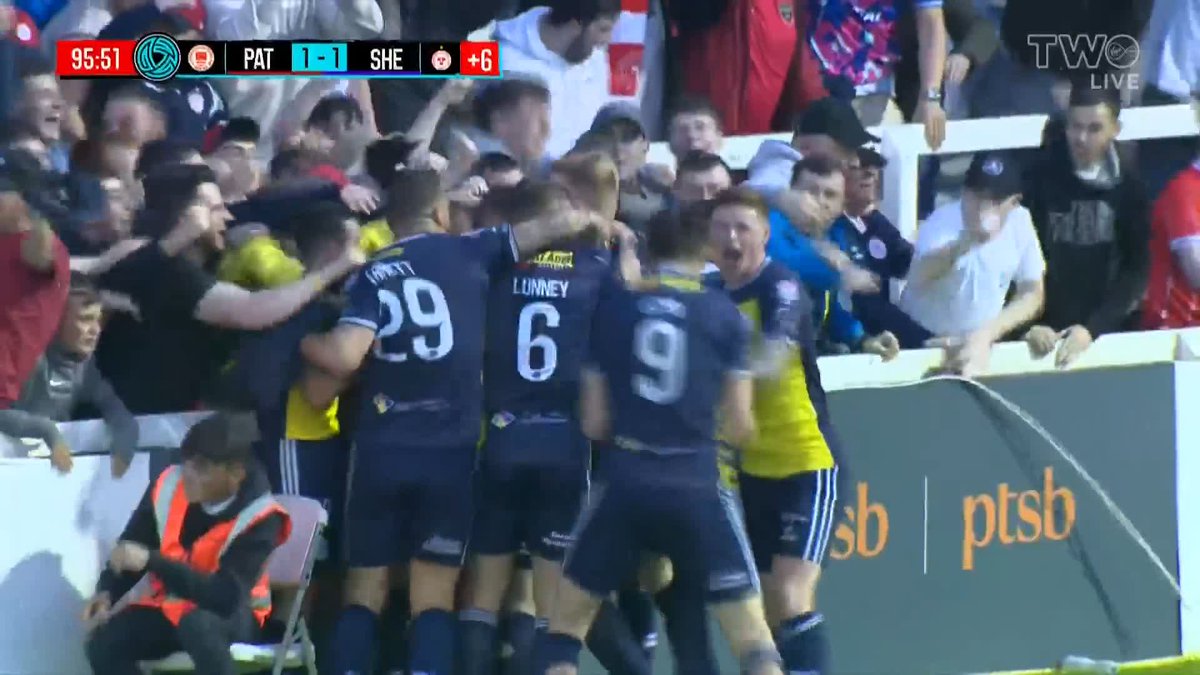 𝗦𝗛𝗘𝗟𝗦 𝗪𝗜𝗡 𝗜𝗧 𝗔𝗧 𝗧𝗛𝗘 𝗗𝗘𝗔𝗧𝗛!!! What a huge moment that could be in the title race! Evan Caffrey in the 96th minute in Inchicore!!! #PATSHE | #LOI