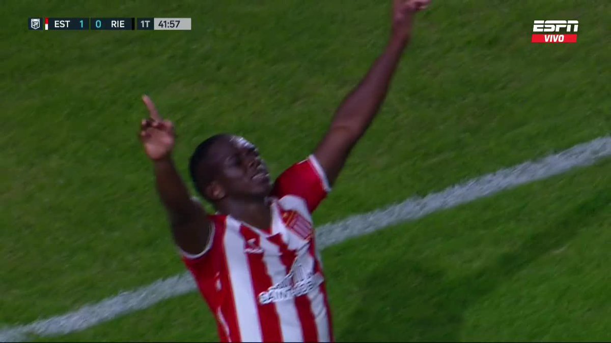 🇨🇴 GOOOL de Edwuin Cetré. El colombiano marca el 1-0 de #Estudiantes ante #Riestra, al 42’