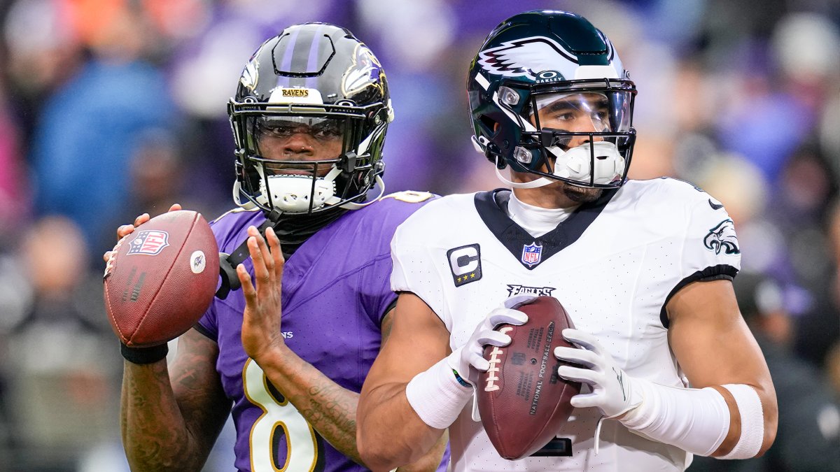 For the first time in Week 13, we get to see Lamar vs. Jalen 🔥 Who ya got winning? 👀